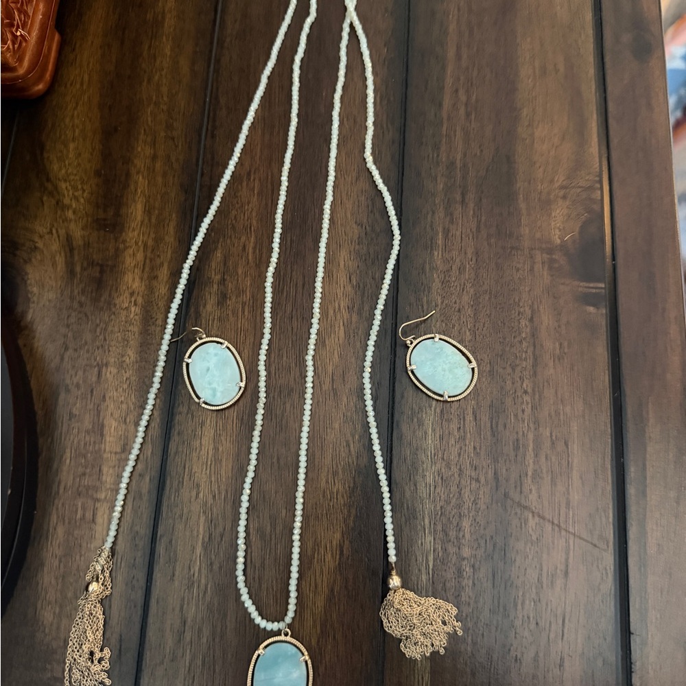 Elegant Gold and Blue Pendant Necklace Set